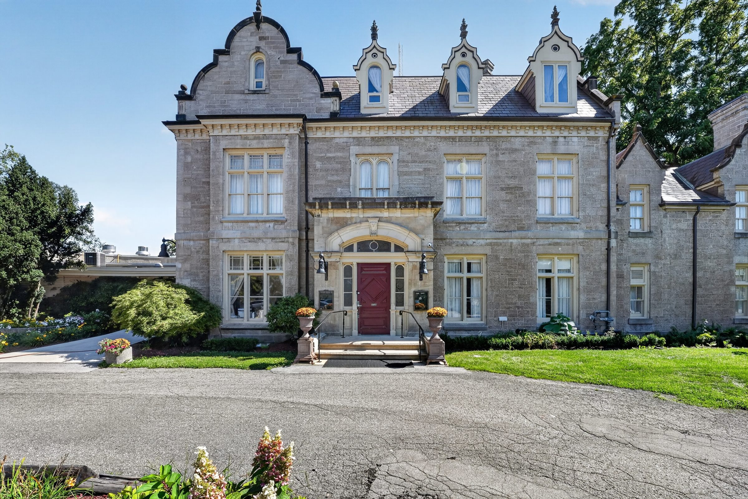 Rodman Hall from the drive